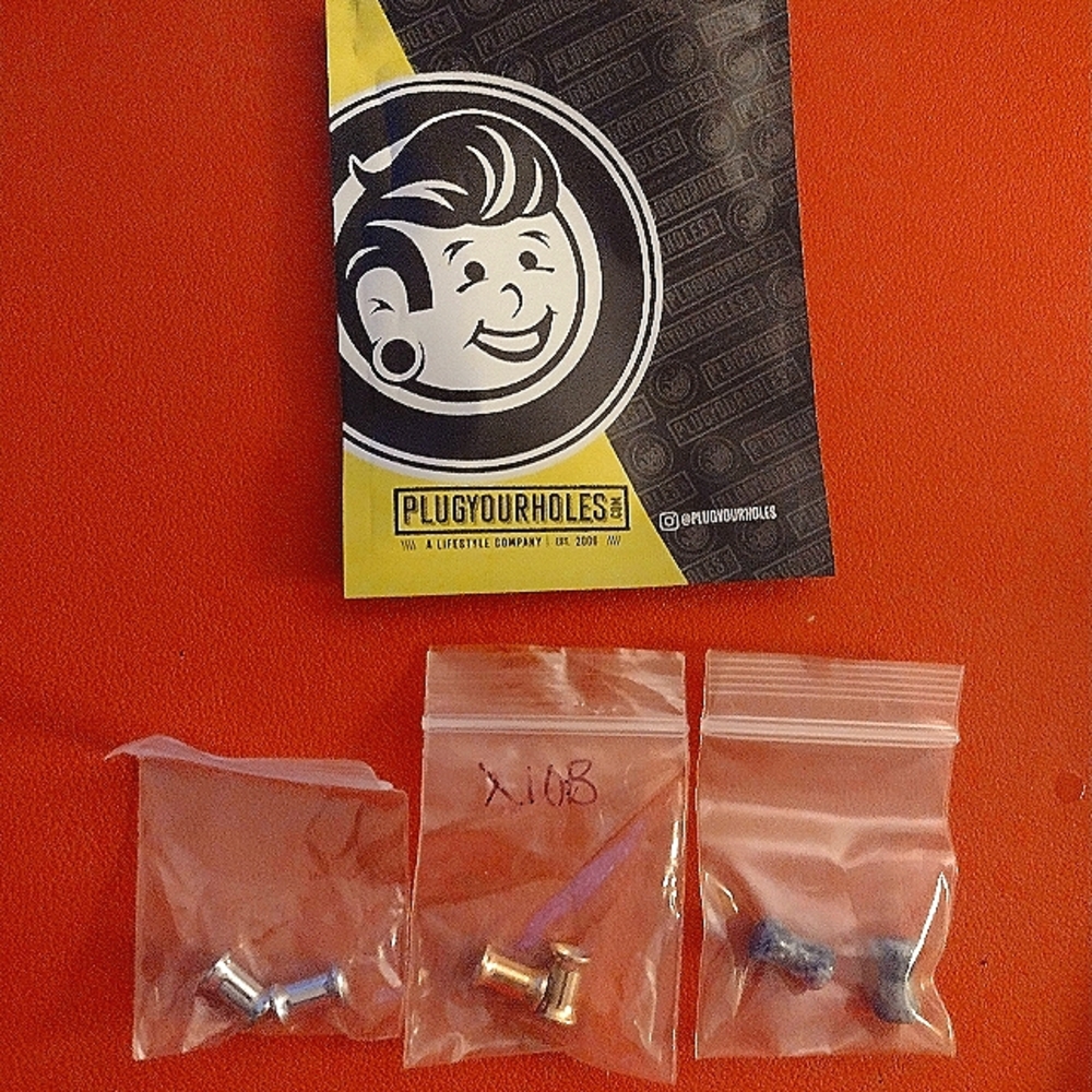 3 pair of earplugs